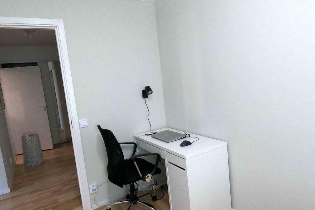 A Private Room in an apartment Göteborg Exteriör bild